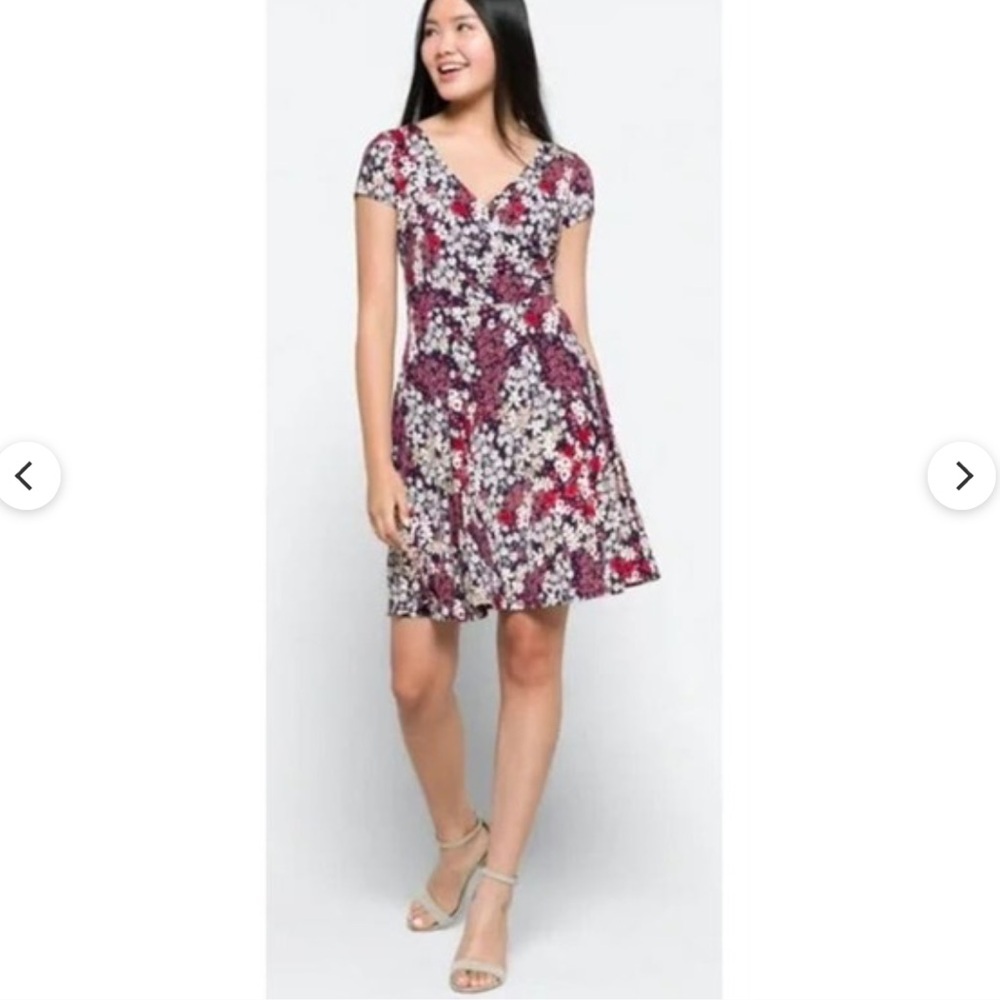 NWT Kaileigh Faux Wrap Floral Dress S